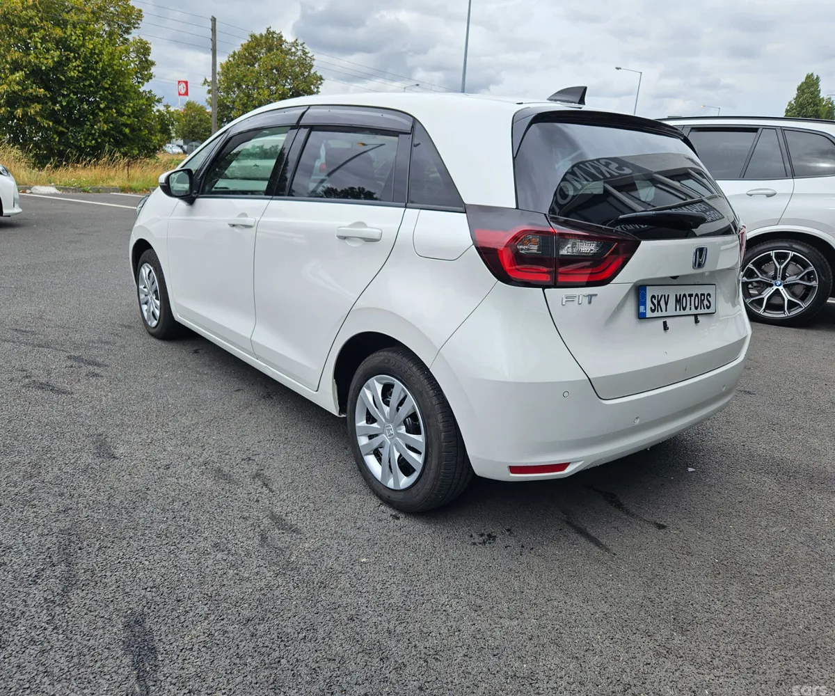 Honda Fit Hatchback, Petrol Hybrid, 2021, White