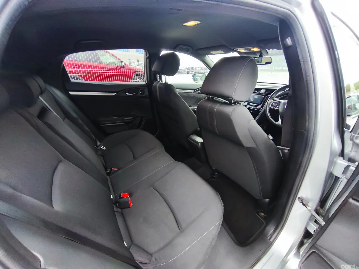 Honda Civic Hatchback, Diesel, 2021, Grey
