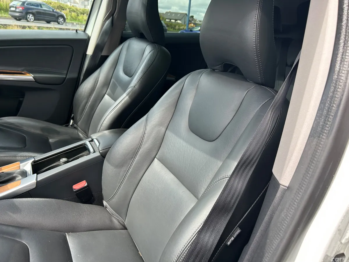 Volvo XC60 SUV, Diesel, 2017, White