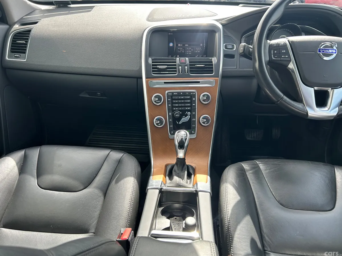 Volvo XC60 SUV, Diesel, 2017, White