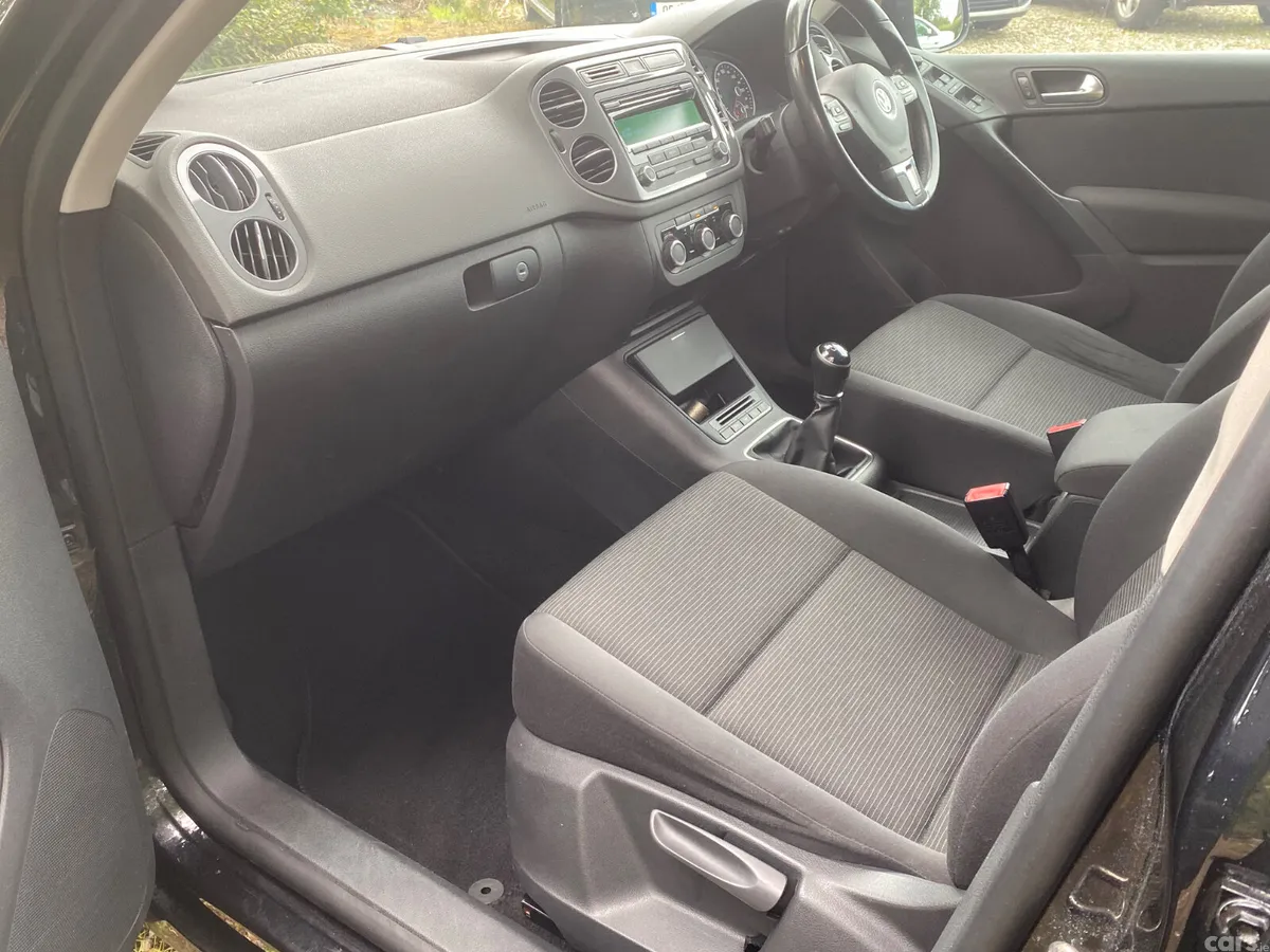 Volkswagen Tiguan SUV, Diesel, 2011, Black