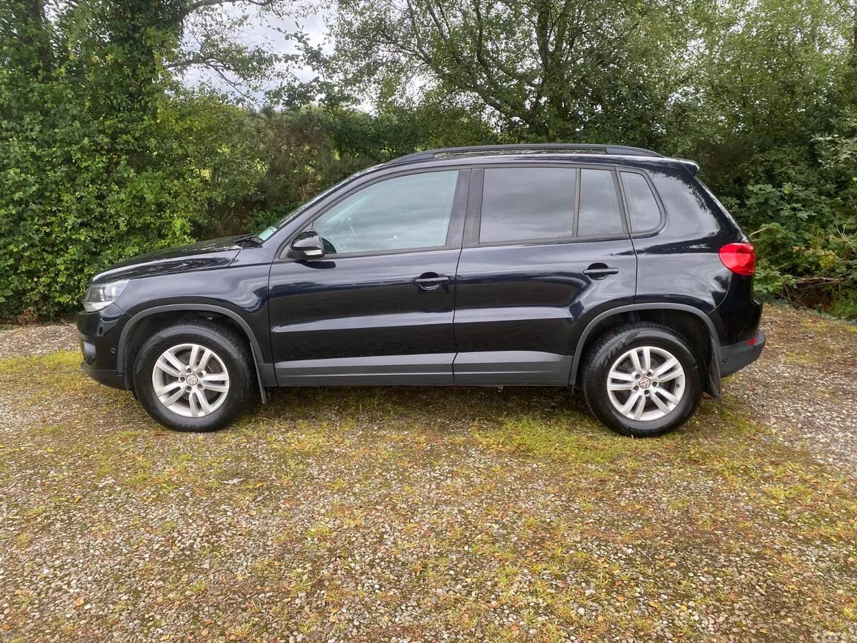 Volkswagen Tiguan SUV, Diesel, 2011, Black