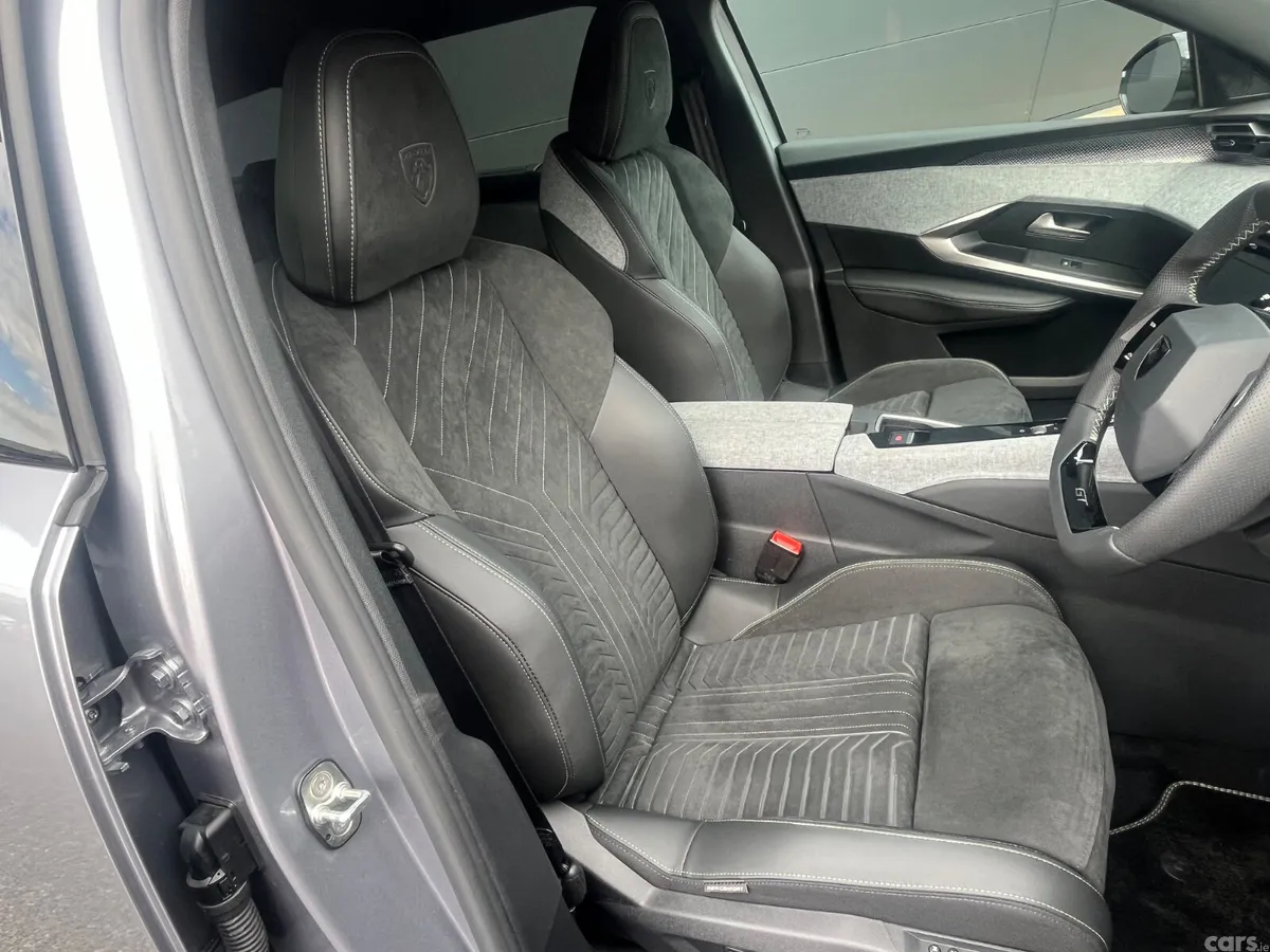 Peugeot 5008 MPV, Electric, 2026, Grey