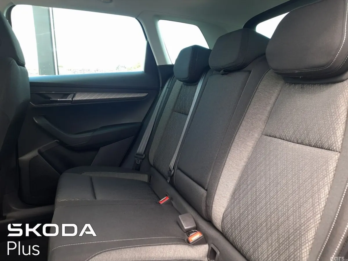 Skoda Karoq Estate, Diesel, 2024, Grey