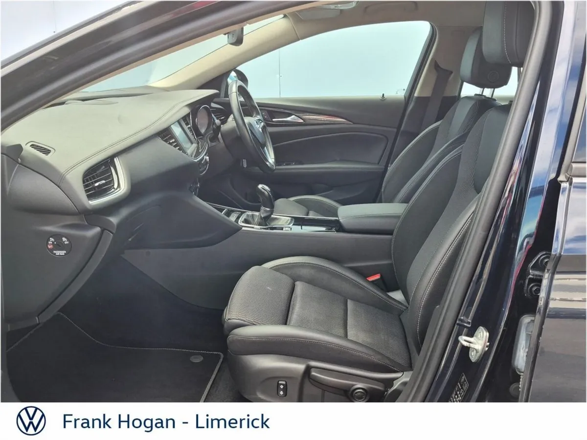 Opel Insignia Hatchback, Diesel, 2020, Blue