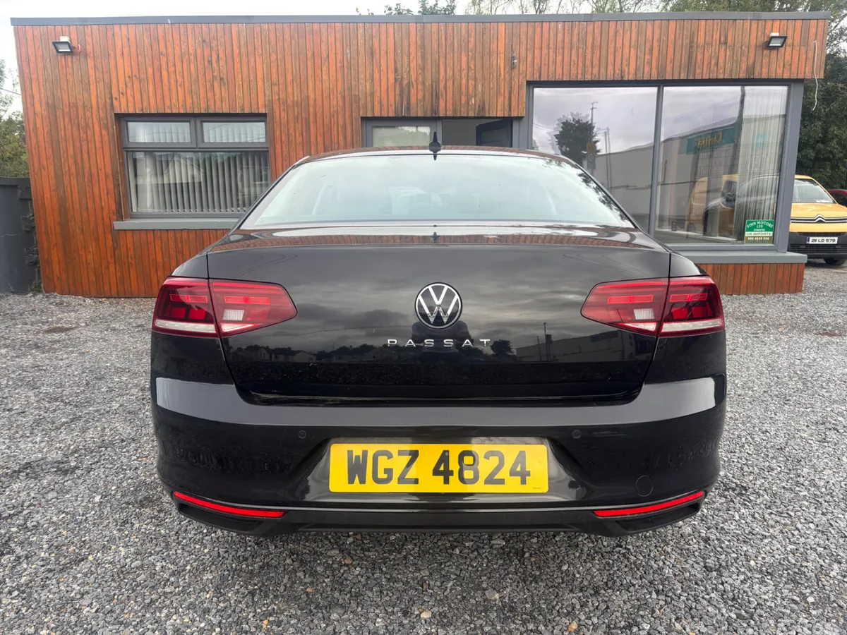 Volkswagen Passat Saloon, Diesel, 2022, Black