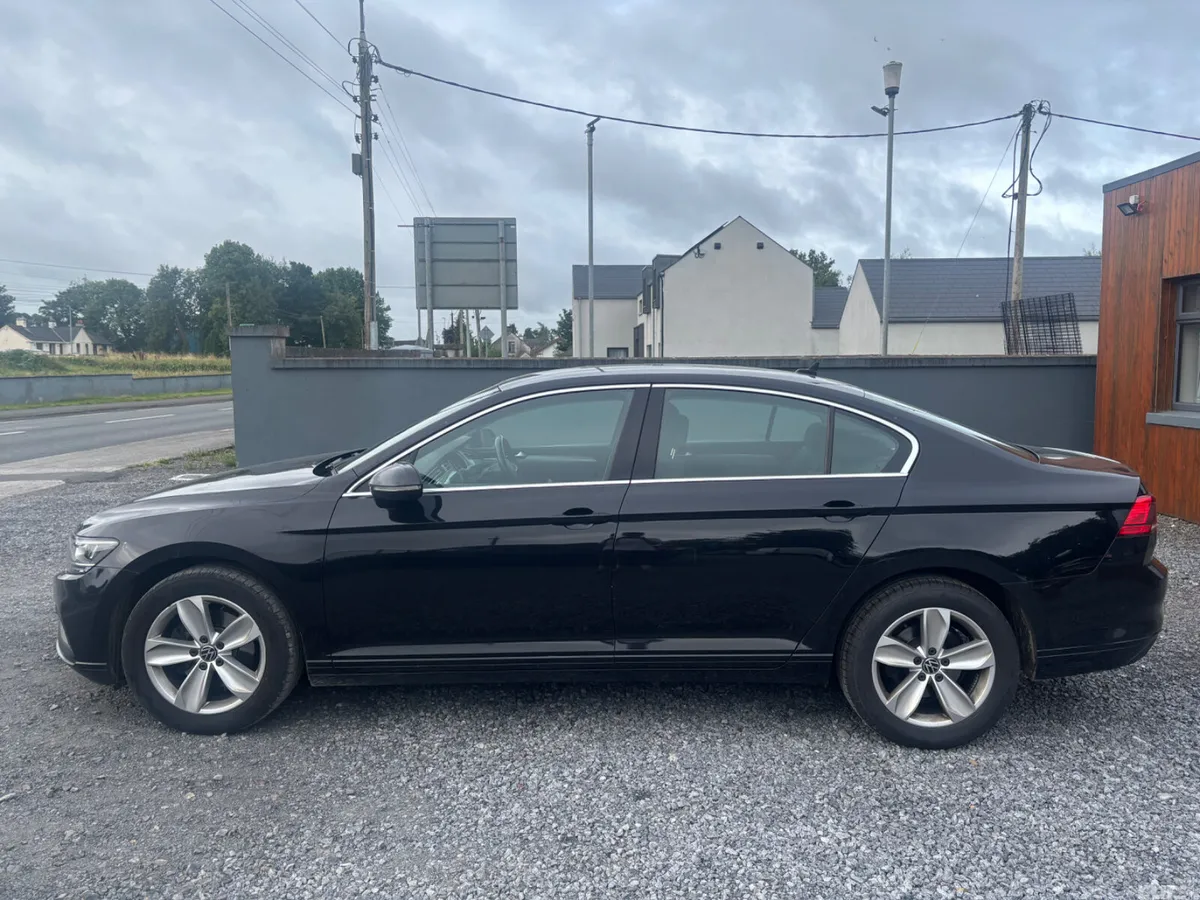 Volkswagen Passat Saloon, Diesel, 2022, Black