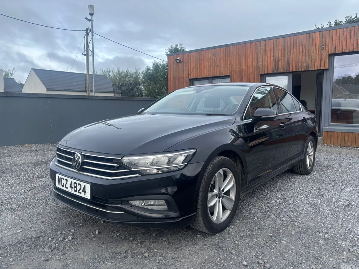 Volkswagen Passat Saloon, Diesel, 2022, Black
