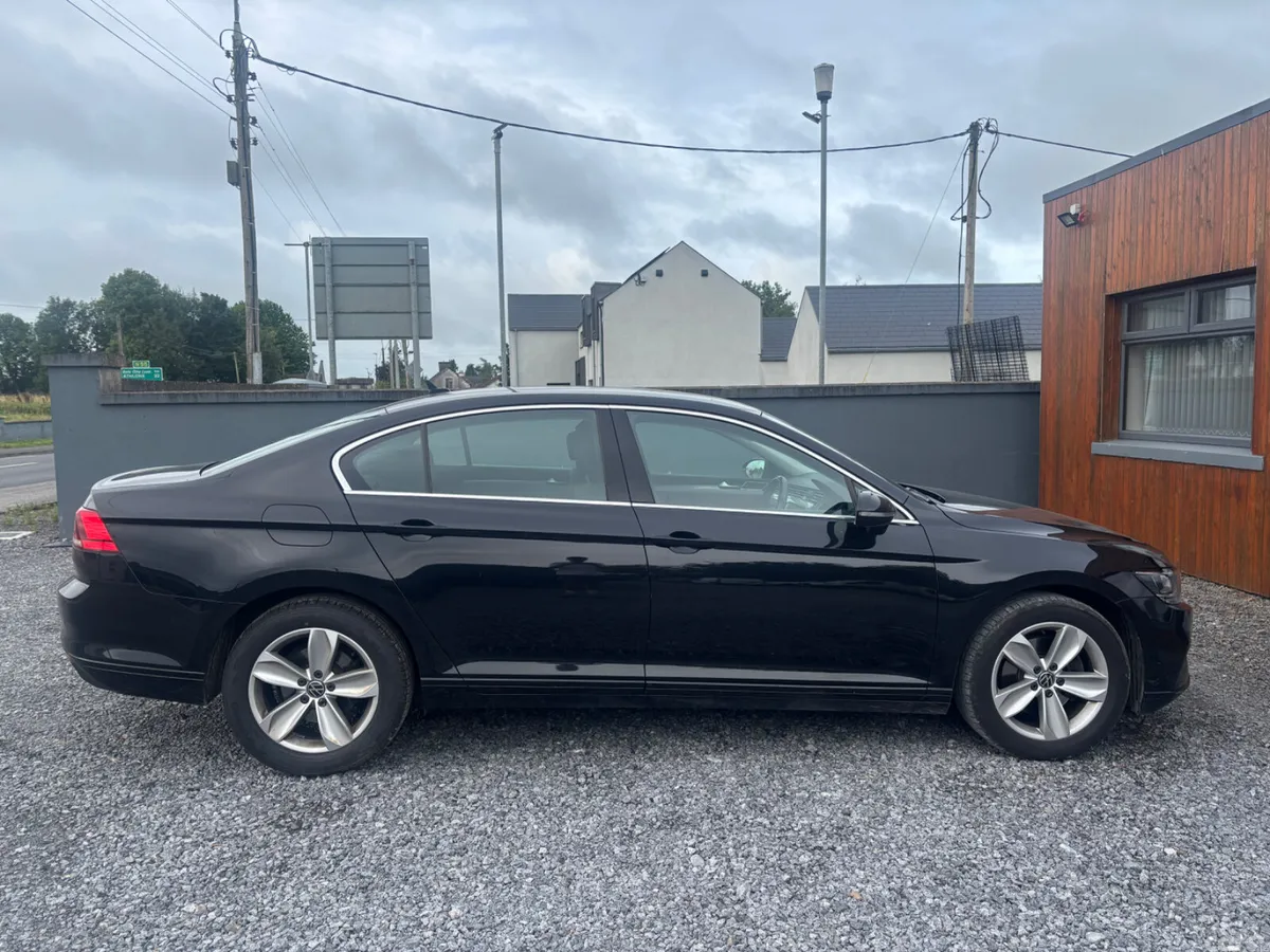 Volkswagen Passat Saloon, Diesel, 2022, Black