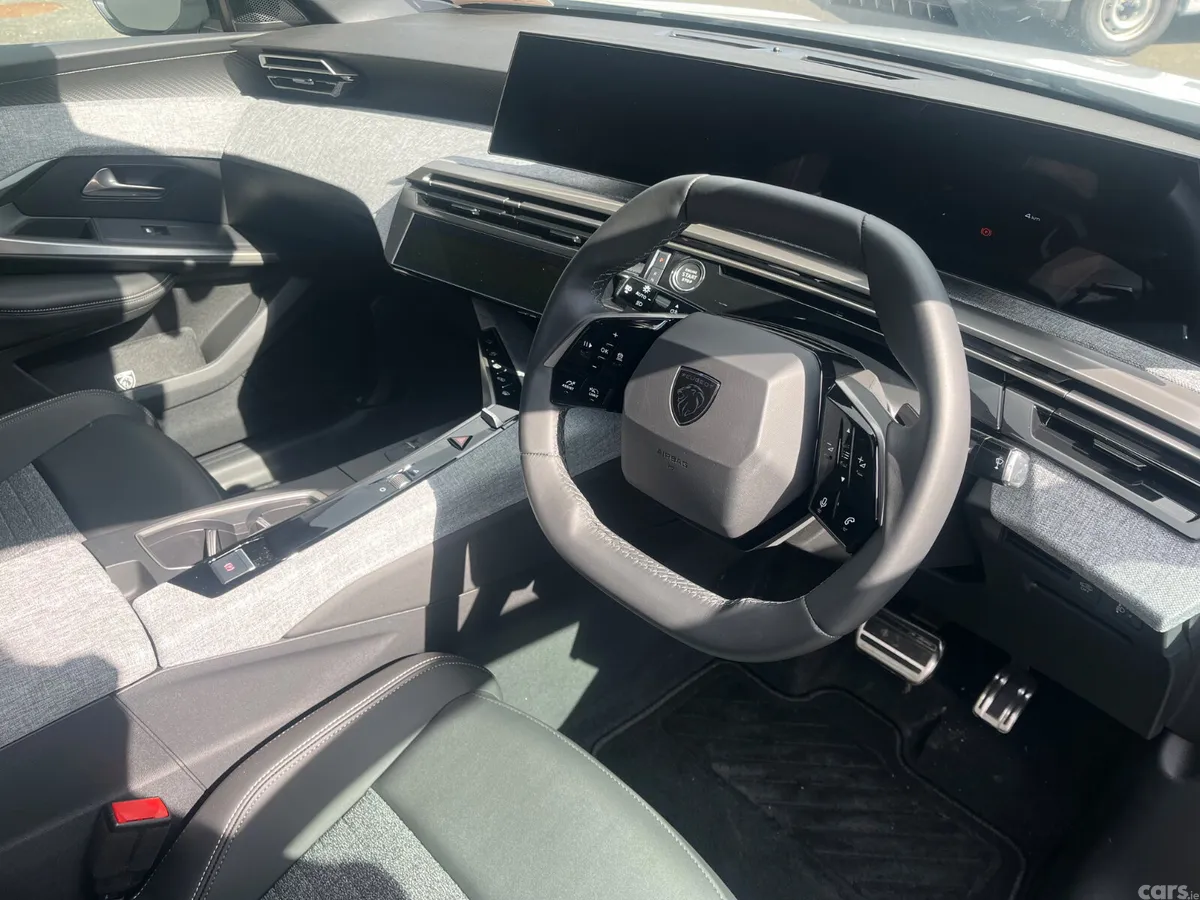 Peugeot 3008 MPV, Electric, 2026, White