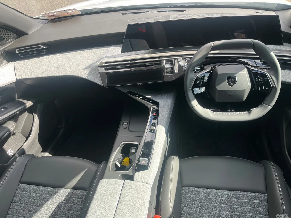 Peugeot 3008 MPV, Electric, 2026, White
