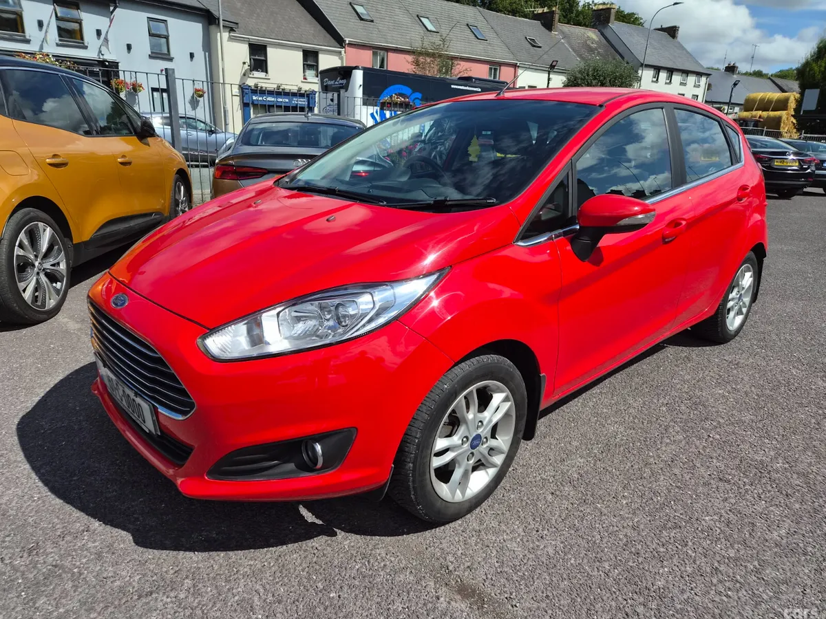 Ford Fiesta Hatchback, Petrol, 2015, Red