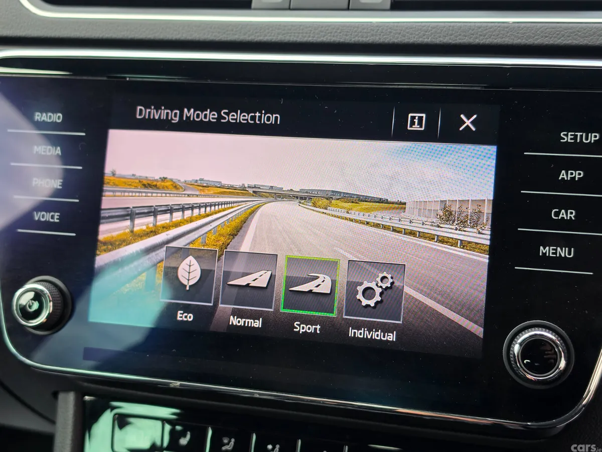 Skoda Superb Saloon, Diesel, 2019, Red