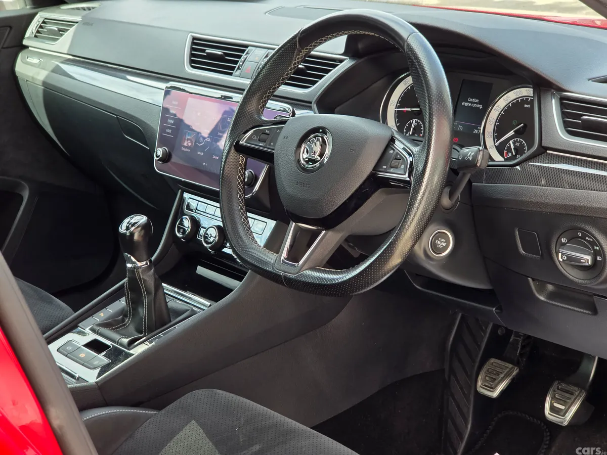 Skoda Superb Saloon, Diesel, 2019, Red