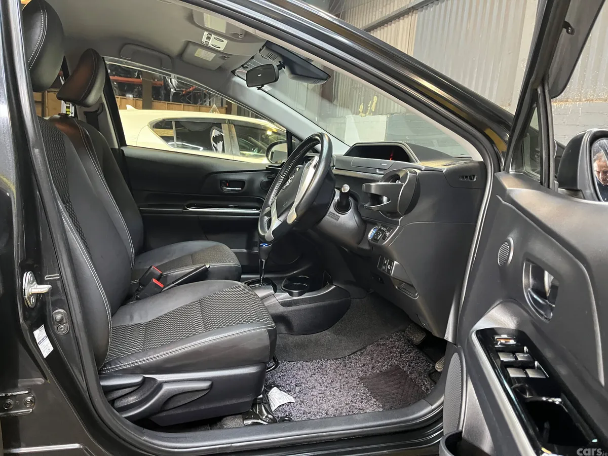 Toyota Aqua Hatchback, Petrol Hybrid, 2016, Black