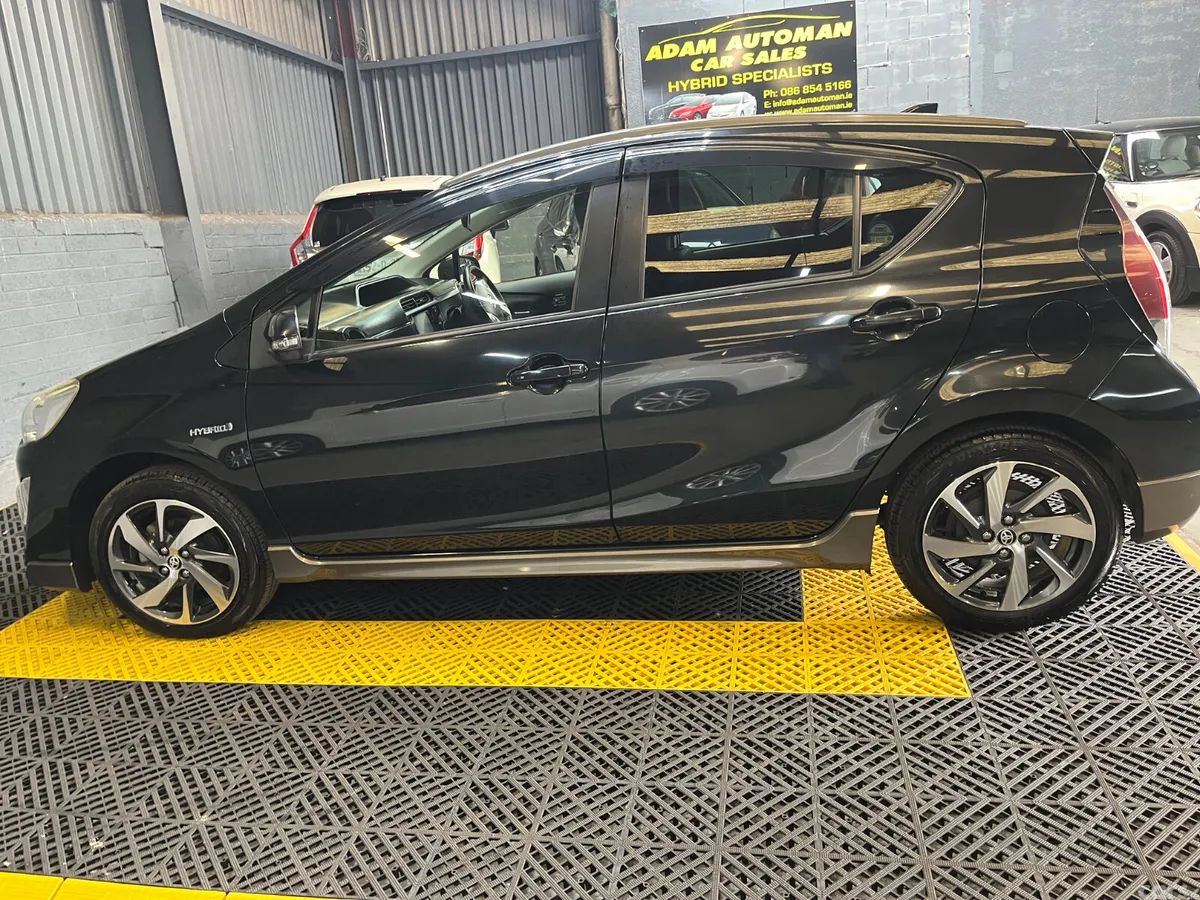Toyota Aqua Hatchback, Petrol Hybrid, 2016, Black