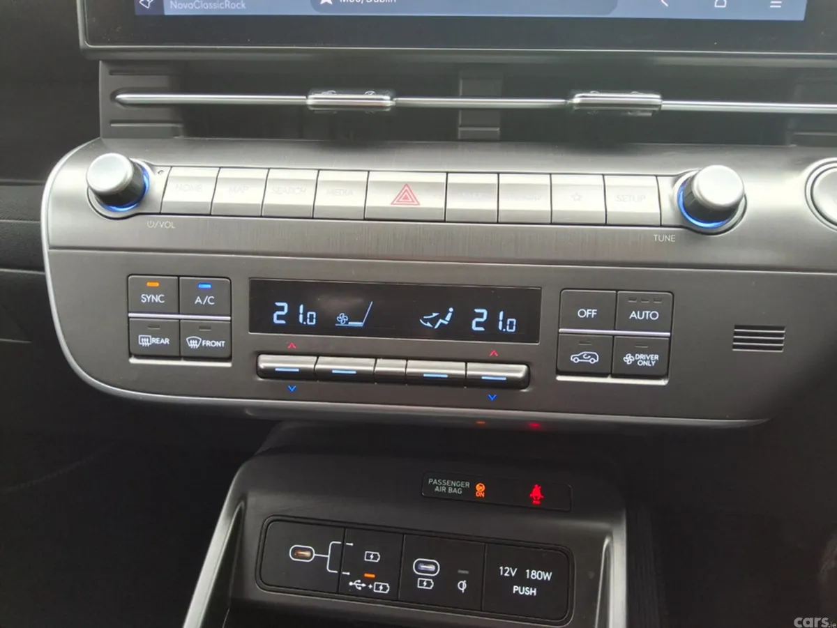 Hyundai KONA SUV, Petrol Hybrid, 2024, White