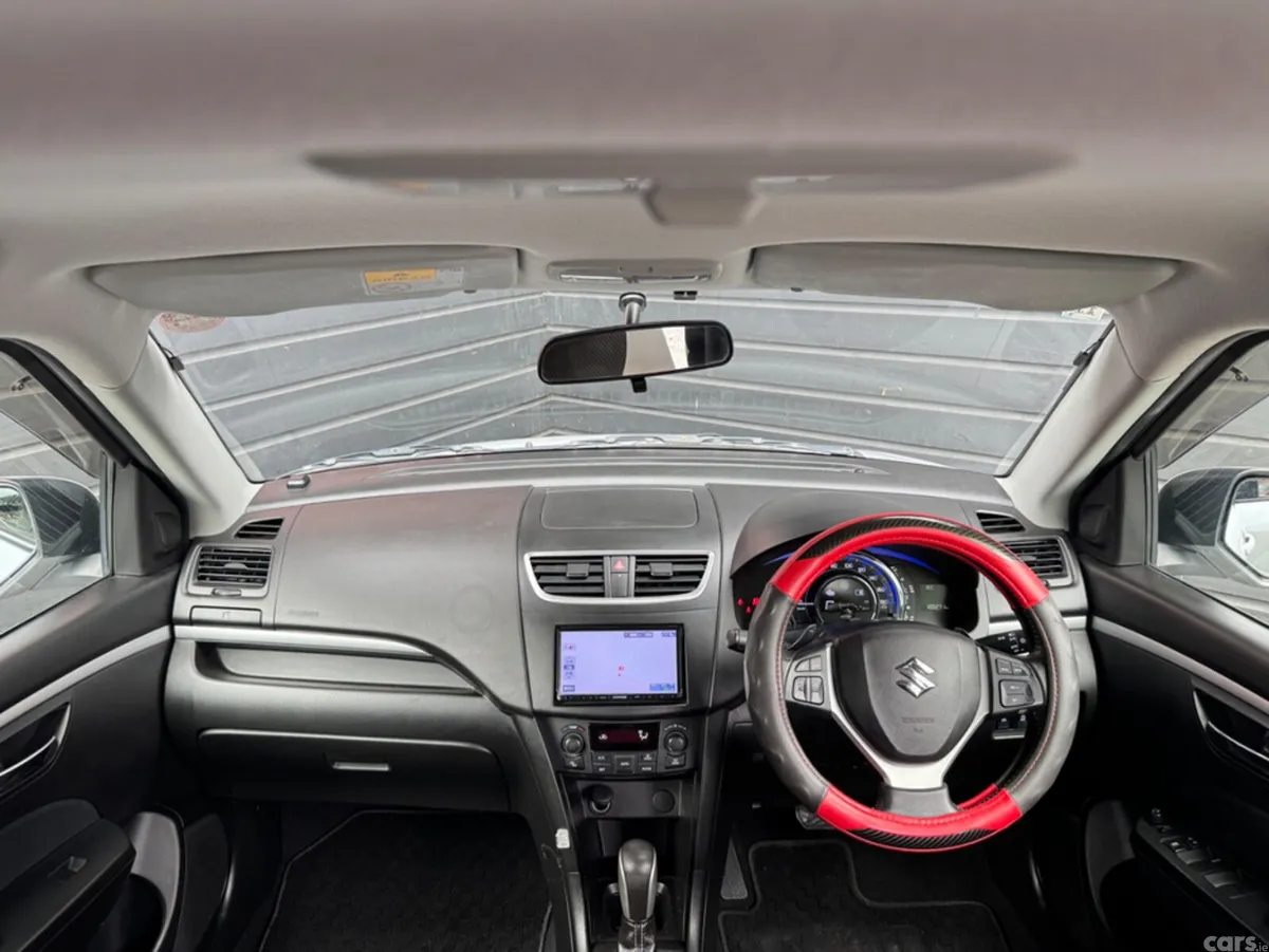 Suzuki Swift Hatchback, Petrol, 2014, White