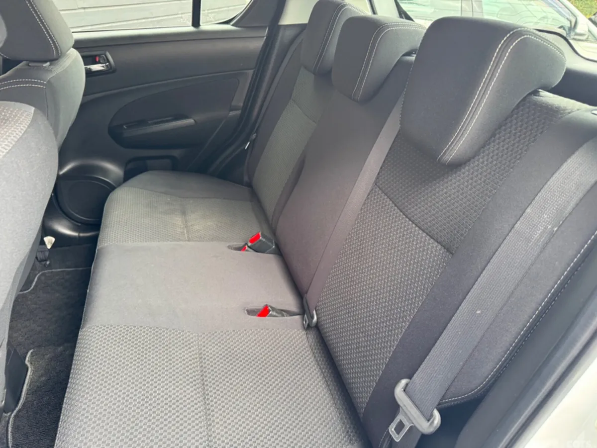 Suzuki Swift Hatchback, Petrol, 2014, White