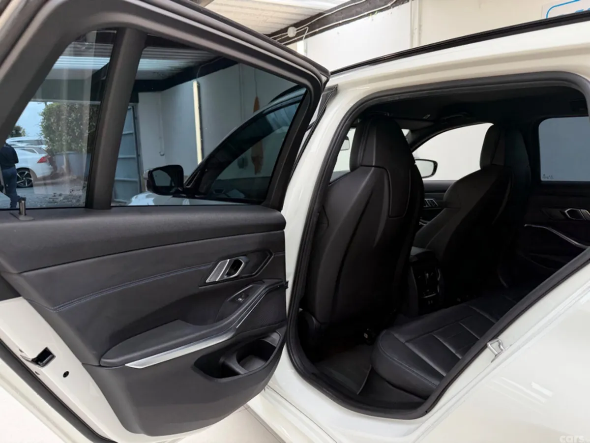 BMW 3-Series Estate, Diesel, 2021, White