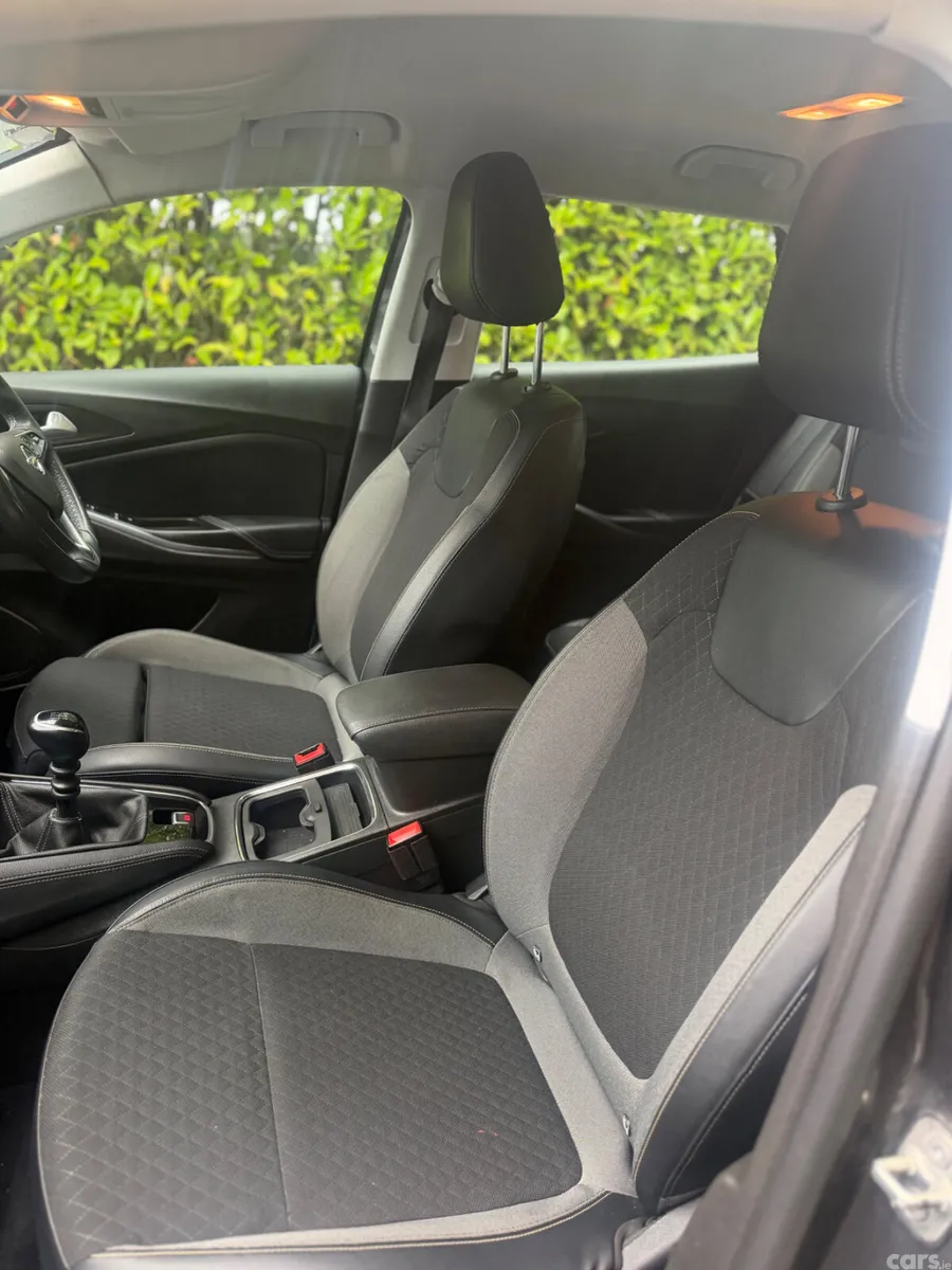 Opel Grandland X SUV, Petrol, 2019, Grey