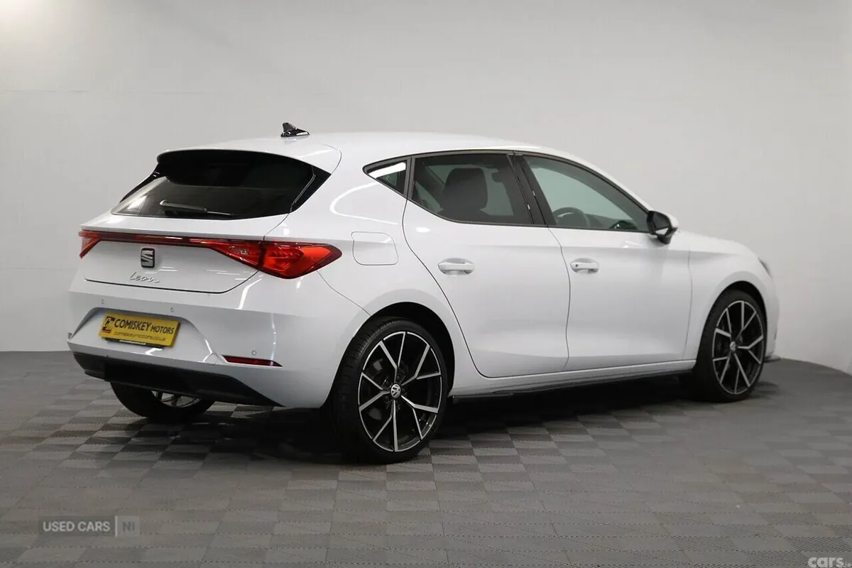 SEAT Leon Hatchback, Petrol, 2023, White