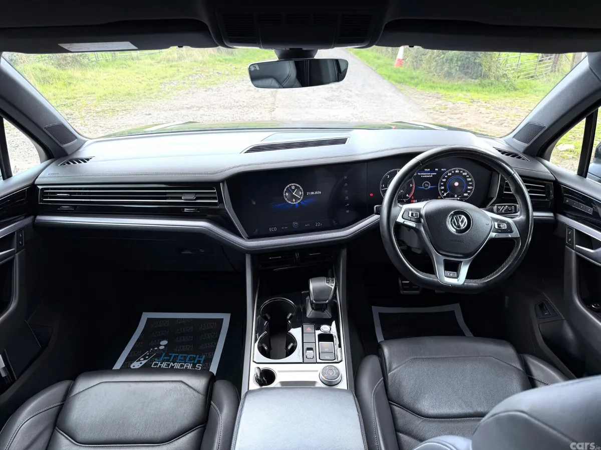 Volkswagen Touareg SUV, Diesel, 2019, Black