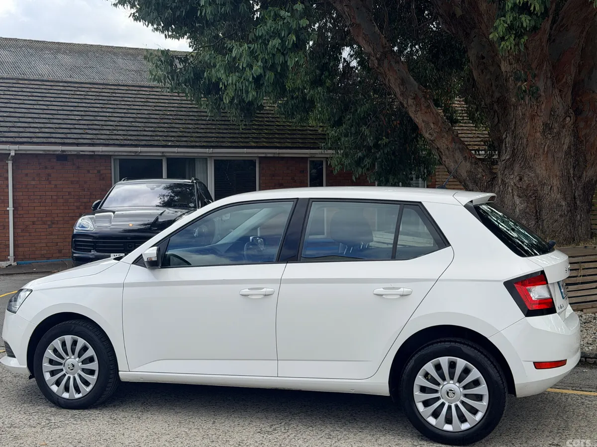 Skoda Fabia Hatchback, Petrol, 2021, White