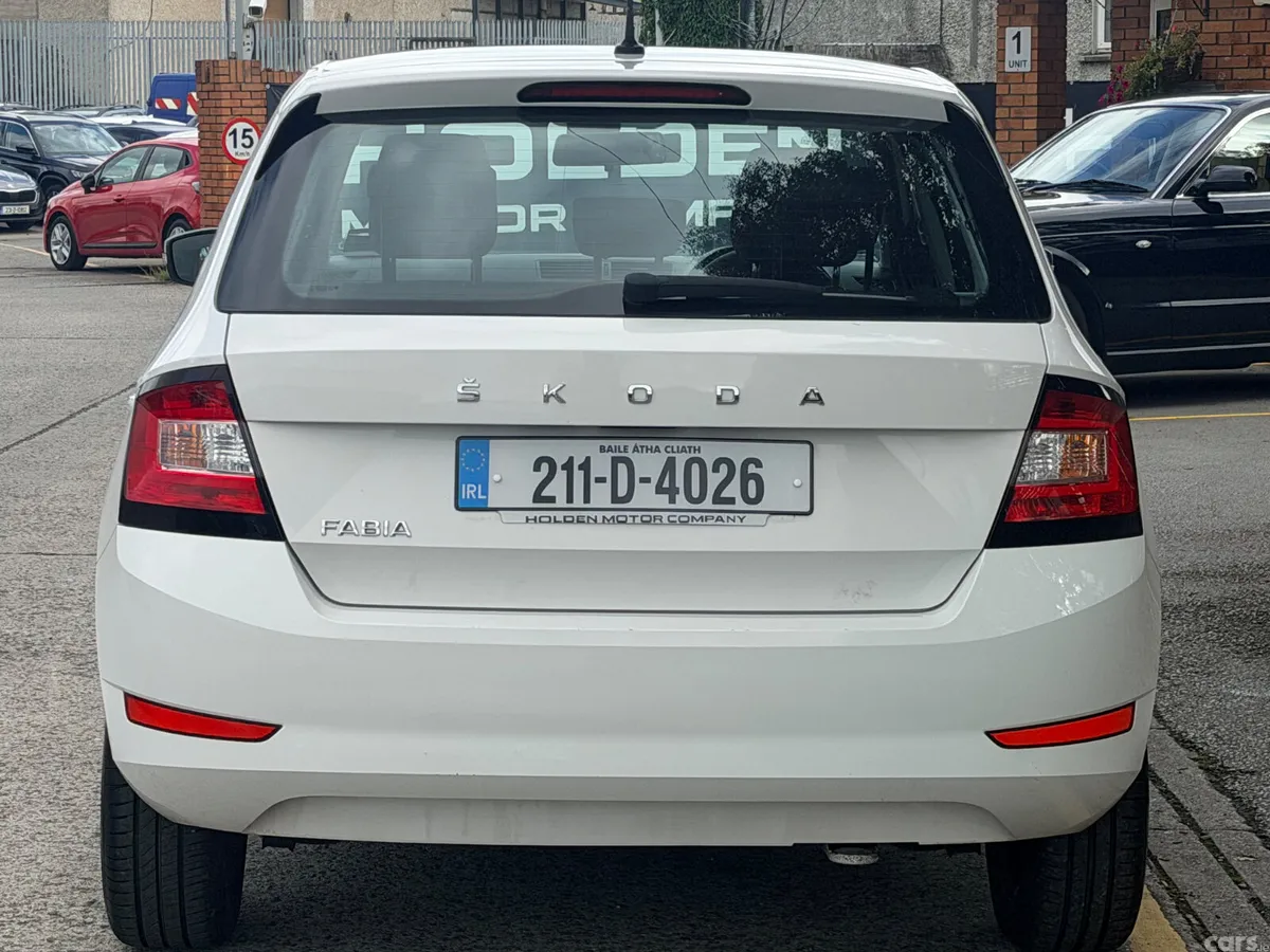 Skoda Fabia Hatchback, Petrol, 2021, White