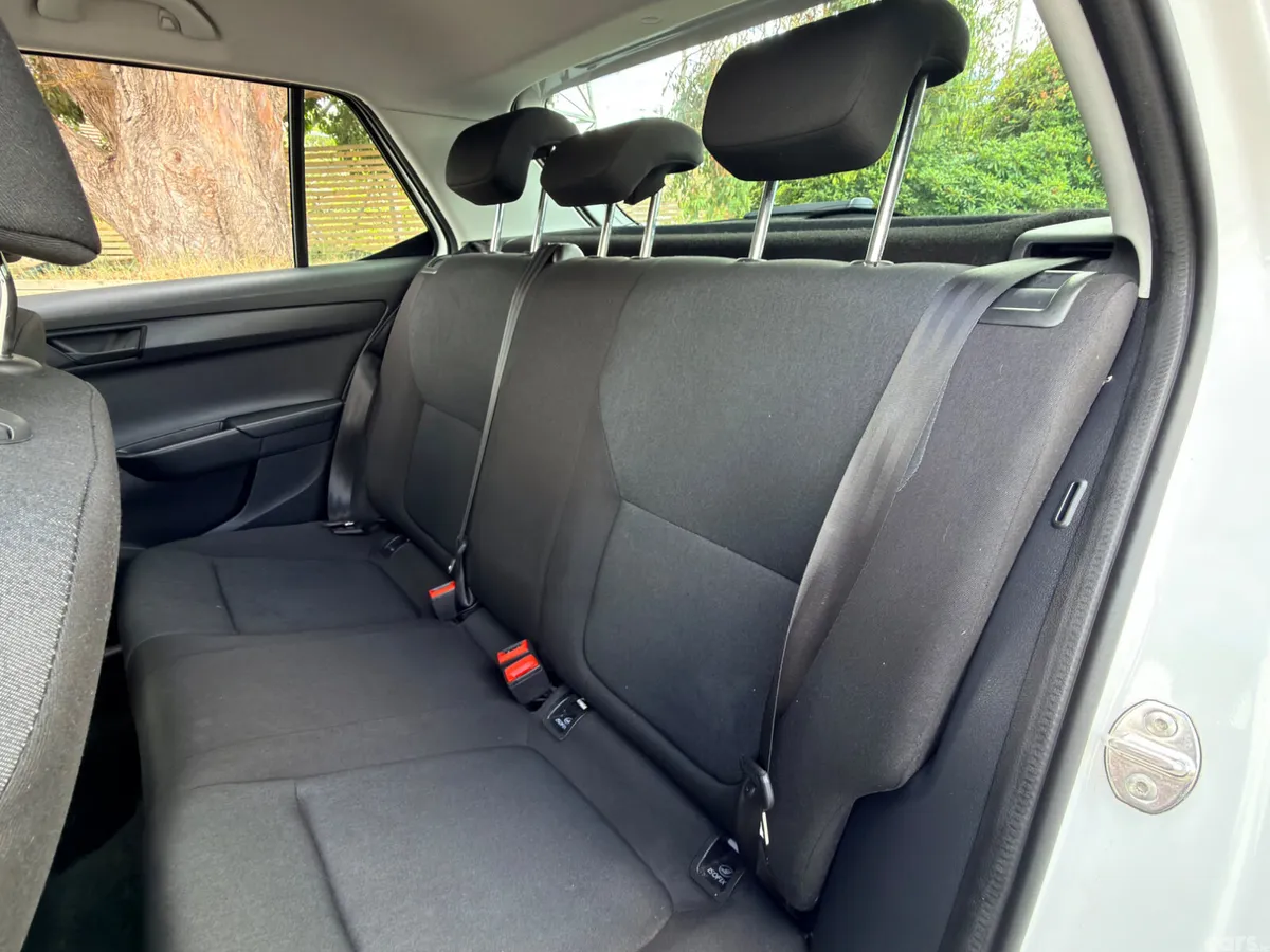 Skoda Fabia Hatchback, Petrol, 2021, White