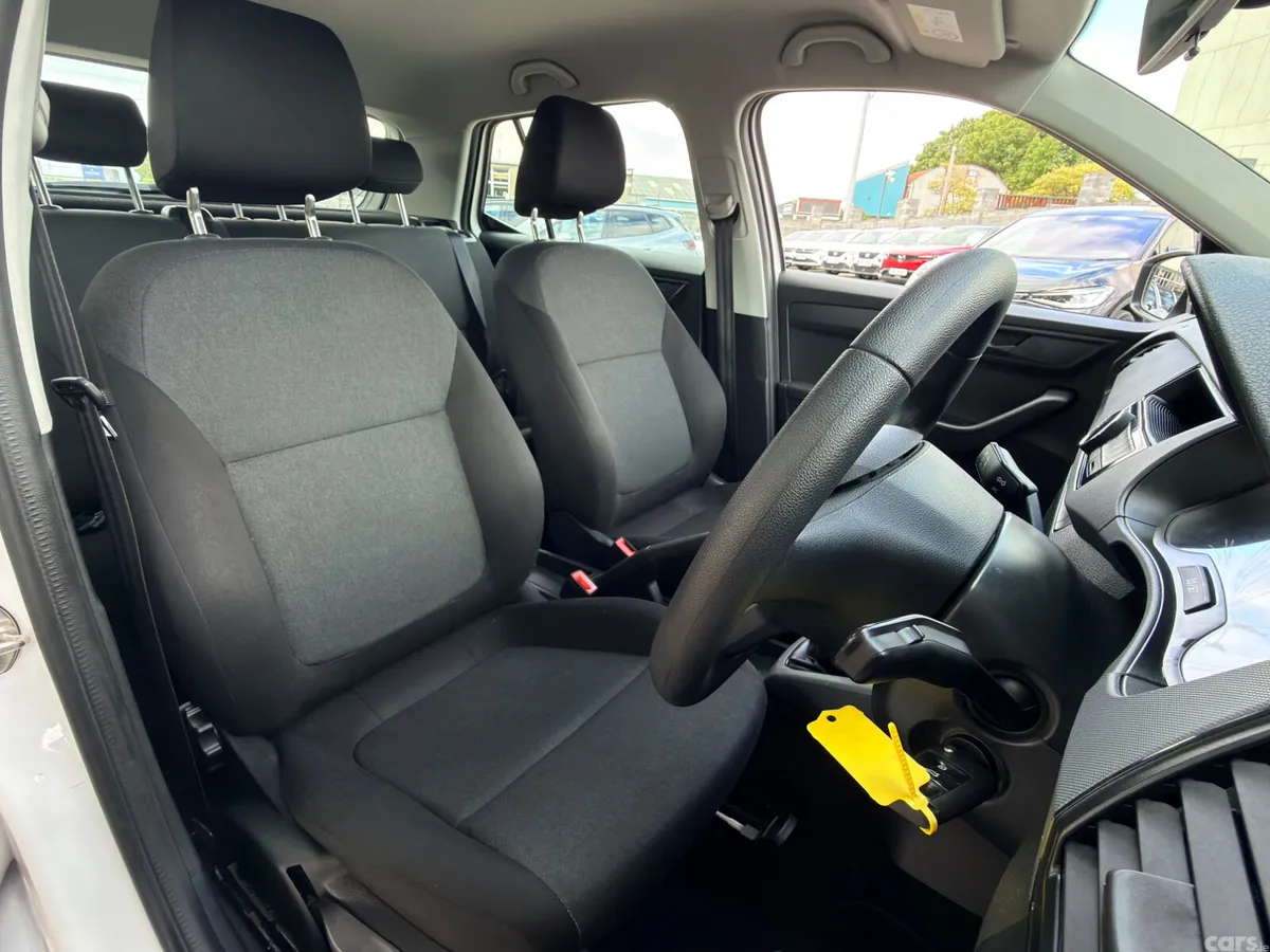 Skoda Fabia Hatchback, Petrol, 2021, White