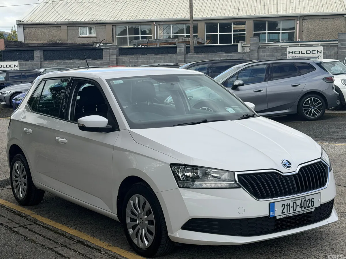 Skoda Fabia Hatchback, Petrol, 2021, White