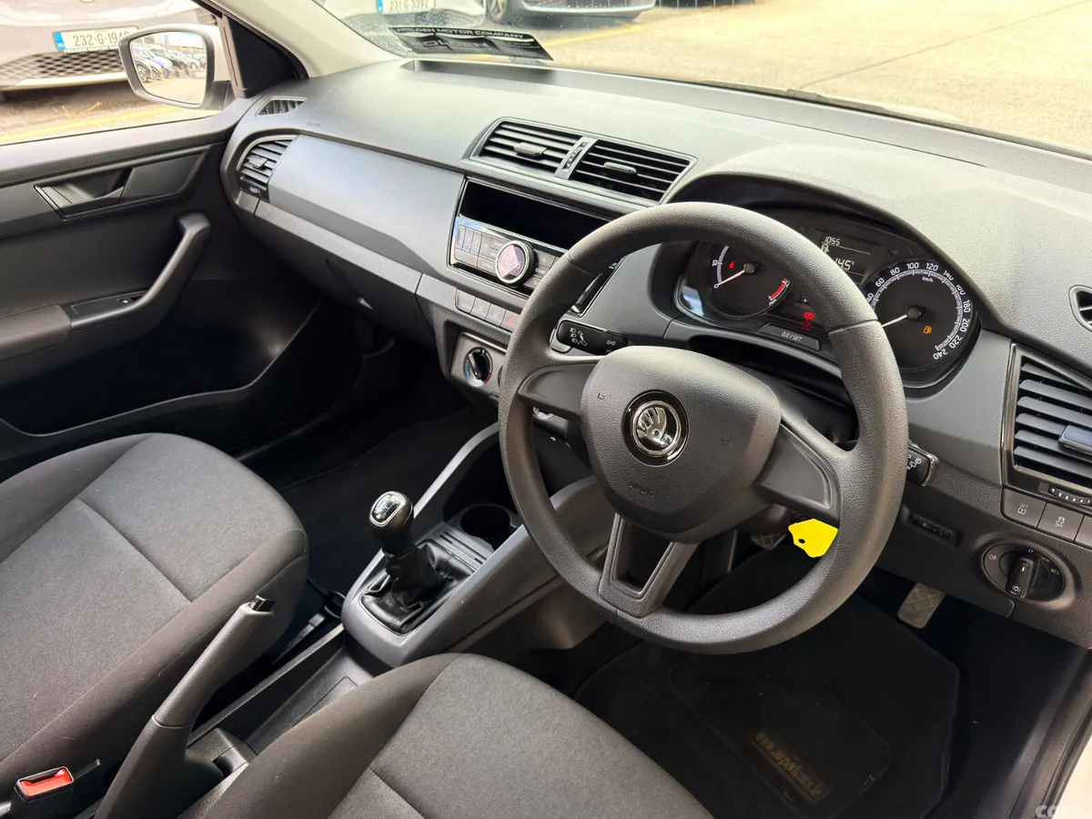 Skoda Fabia Hatchback, Petrol, 2021, White