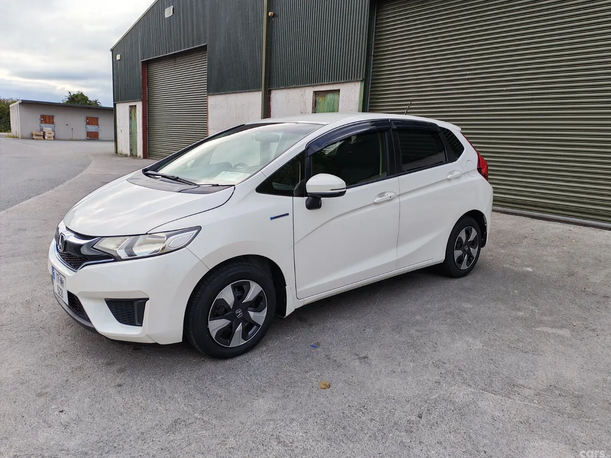 Honda Fit Hatchback, Petrol Hybrid, 2017, White