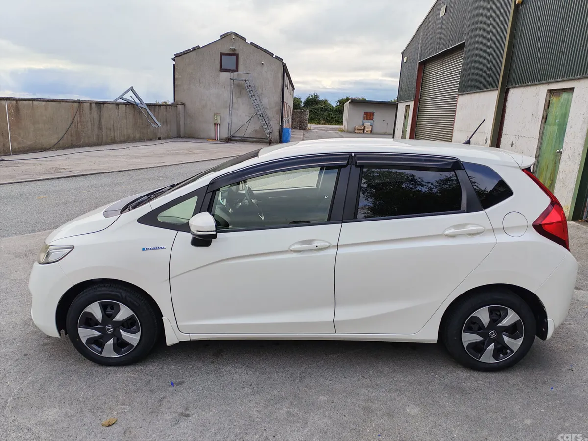 Honda Fit Hatchback, Petrol Hybrid, 2017, White