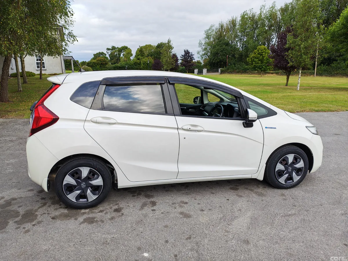 Honda Fit Hatchback, Petrol Hybrid, 2017, White