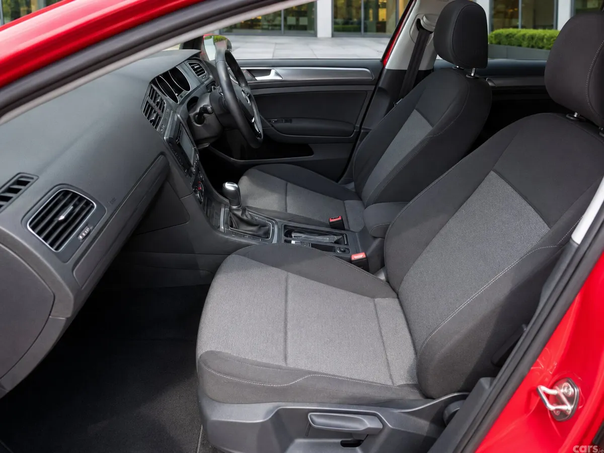 Volkswagen Golf Hatchback, Petrol, 2014, Red