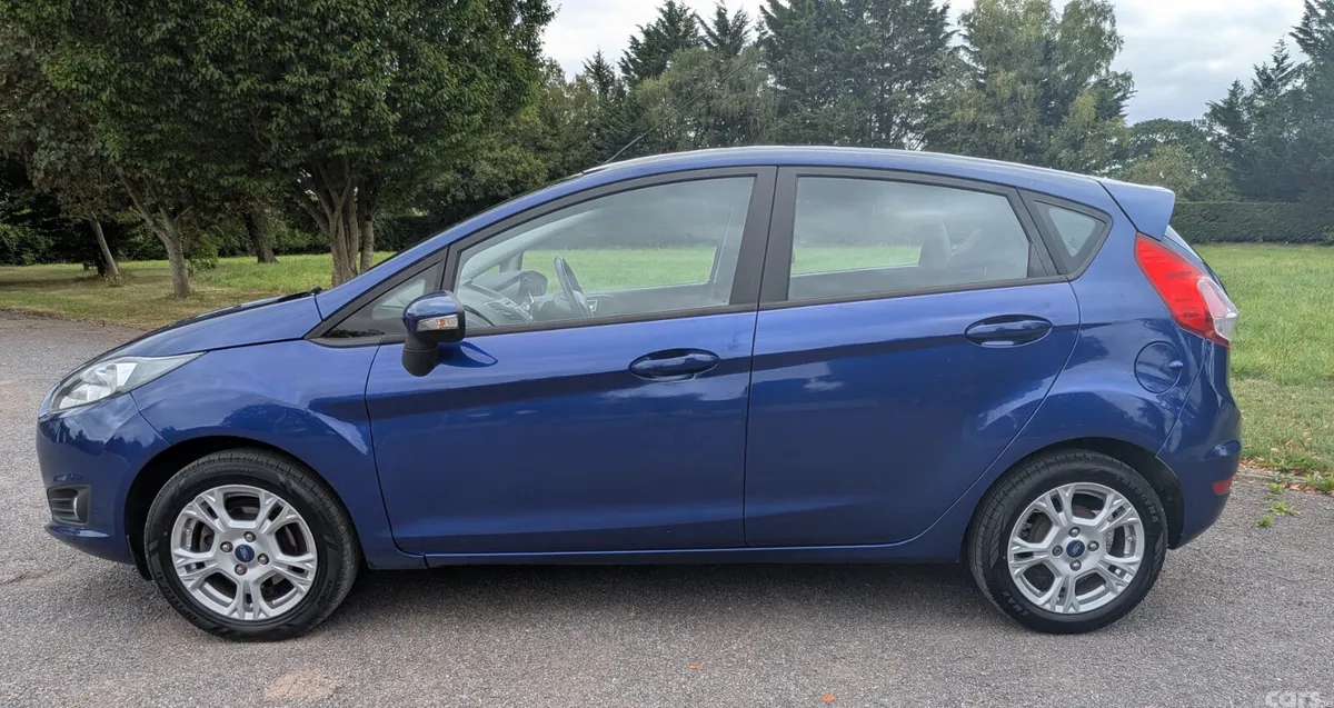 Ford Fiesta Hatchback, Petrol, 2017, Blue