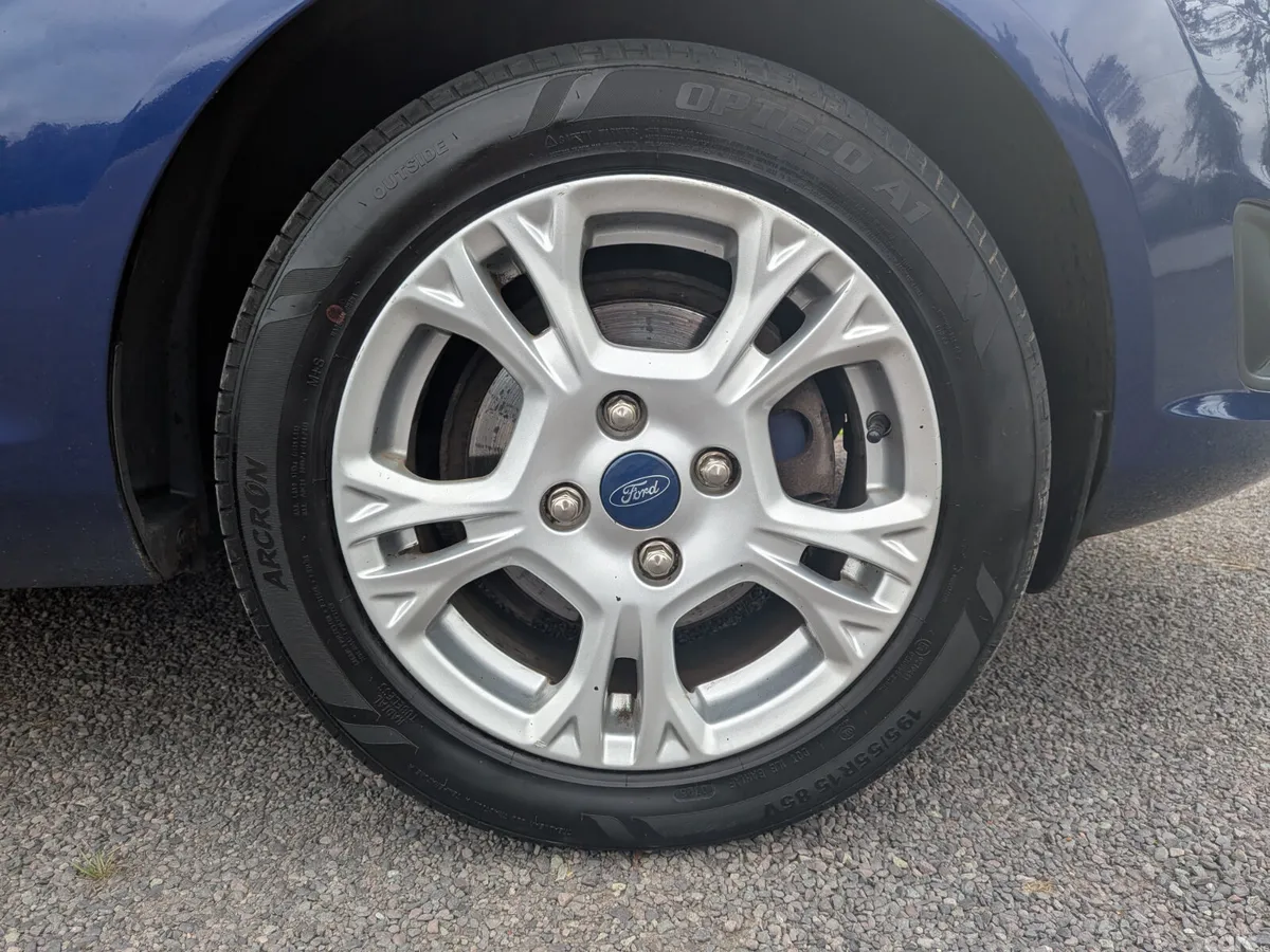 Ford Fiesta Hatchback, Petrol, 2017, Blue