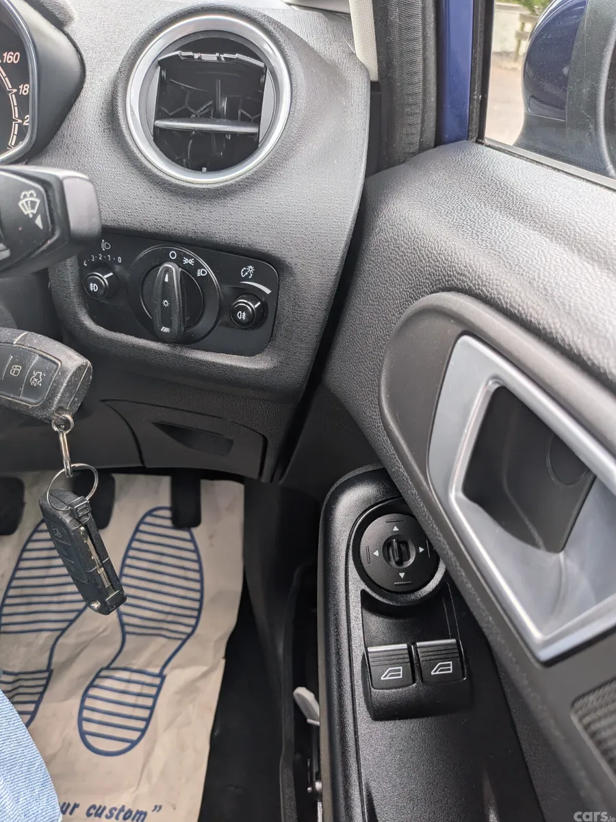 Ford Fiesta Hatchback, Petrol, 2017, Blue