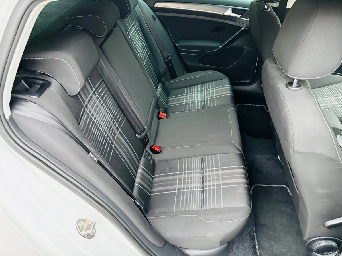Volkswagen Golf Hatchback, Petrol, 2015, White