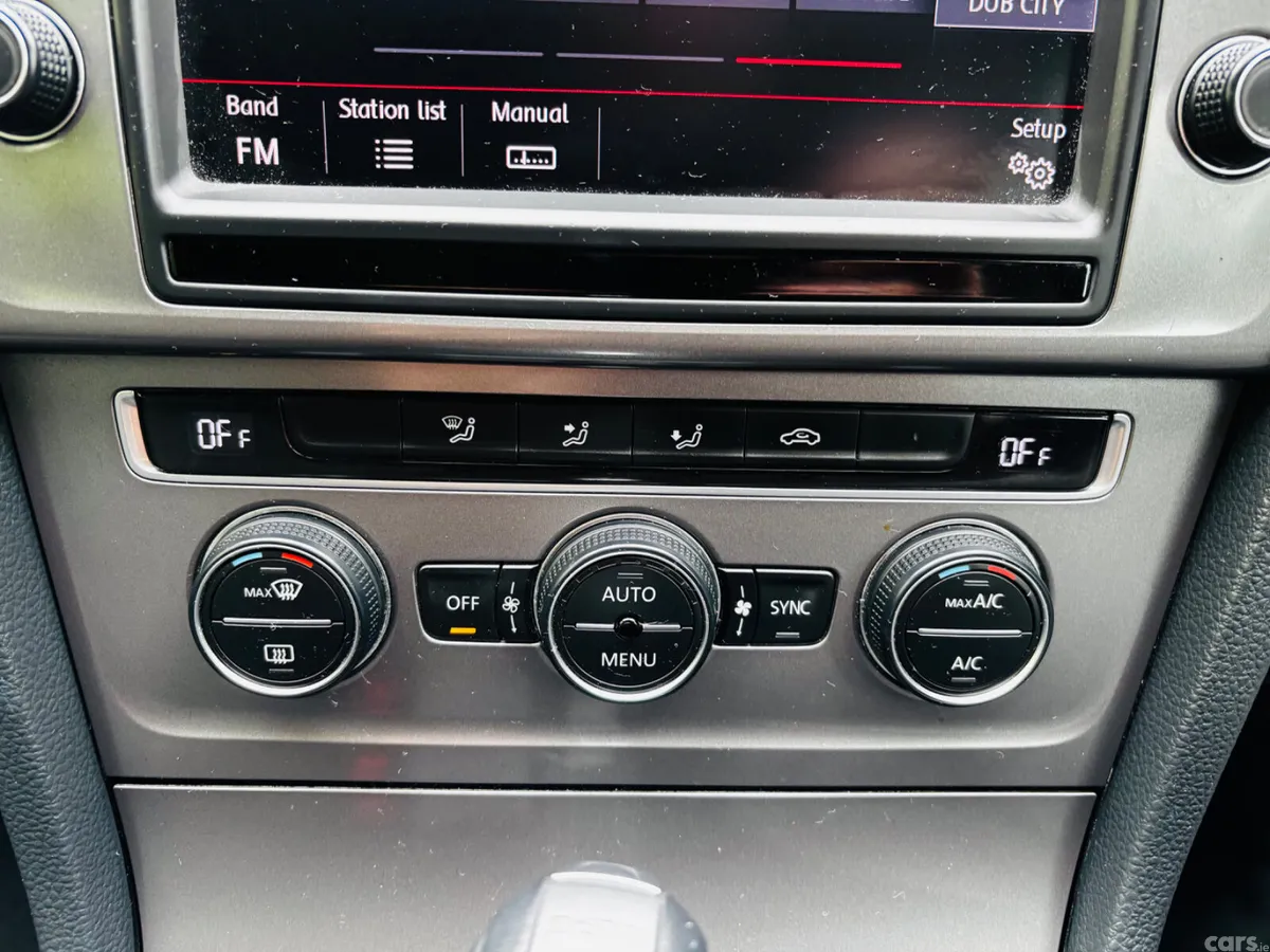 Volkswagen Golf Hatchback, Petrol, 2015, White
