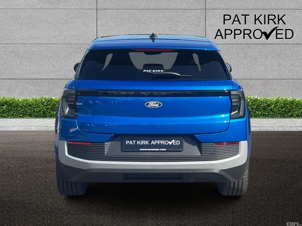 Ford Explorer Estate, Electric, 2025, Blue