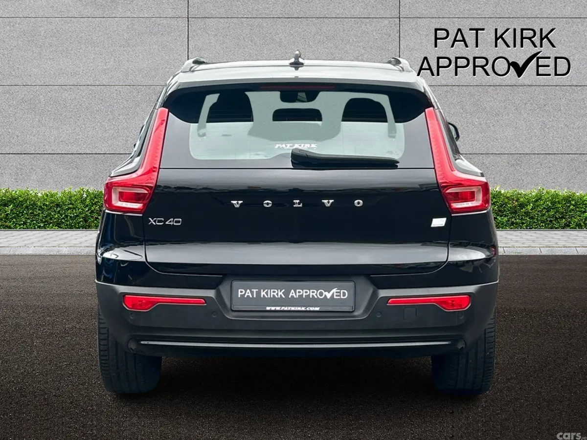 Volvo XC40 Estate, Petrol Hybrid, 2023, Black