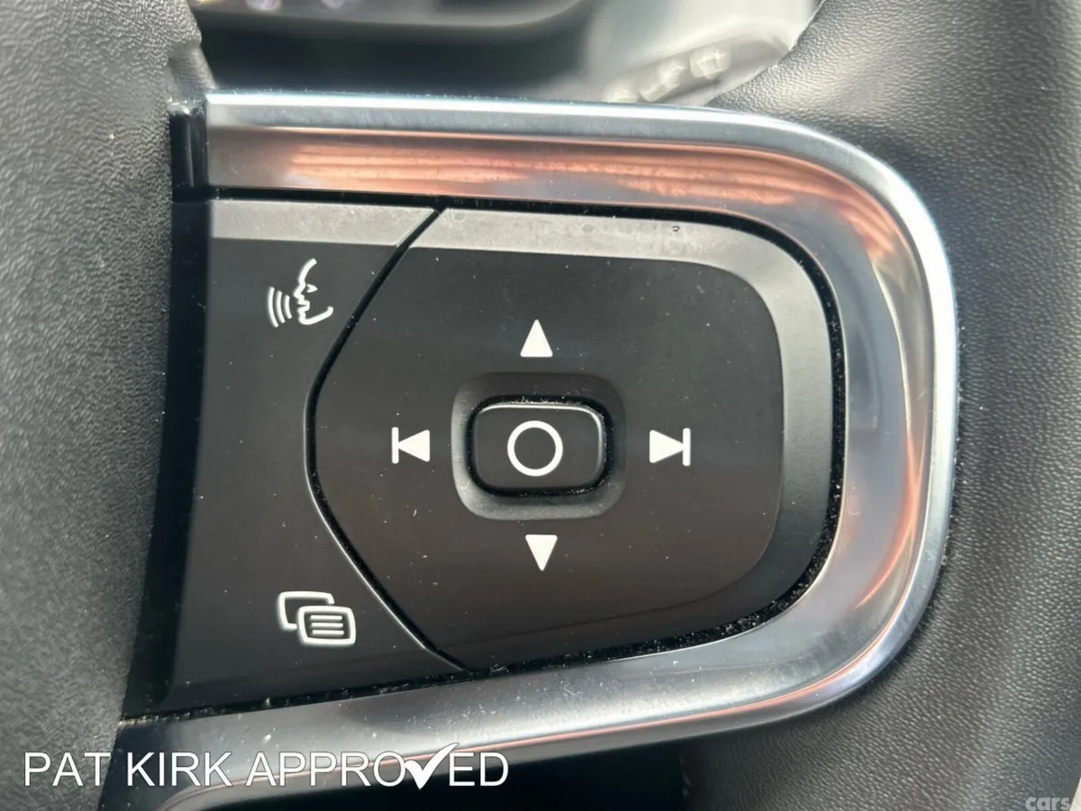 Volvo XC40 Estate, Petrol Hybrid, 2023, Black