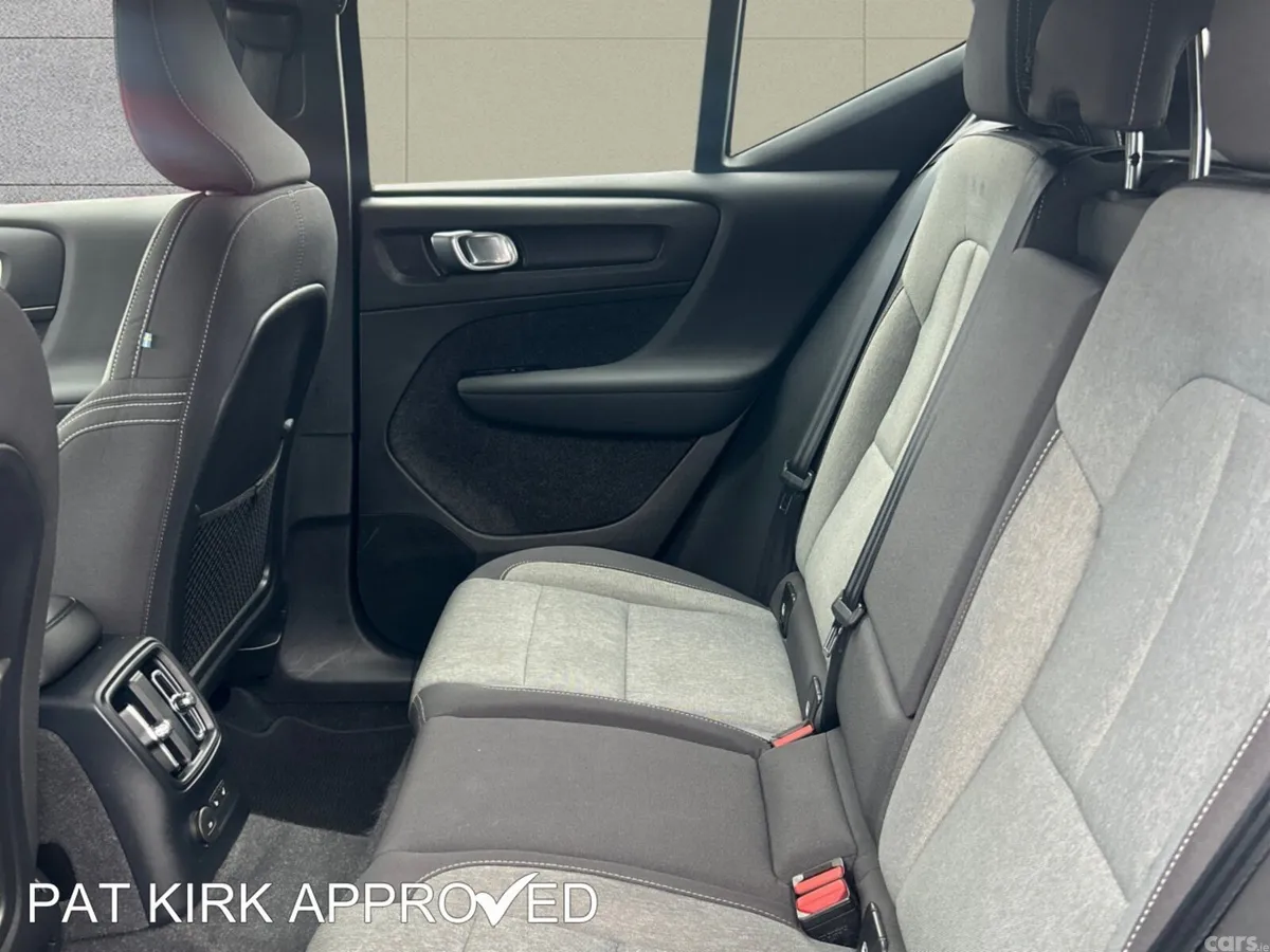 Volvo XC40 Estate, Petrol Hybrid, 2023, Black