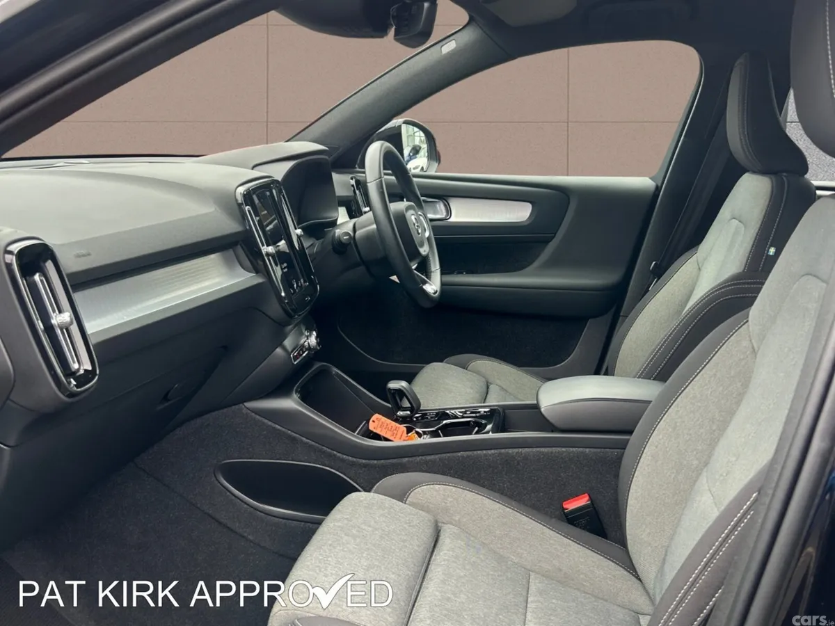 Volvo XC40 Estate, Petrol Hybrid, 2023, Black