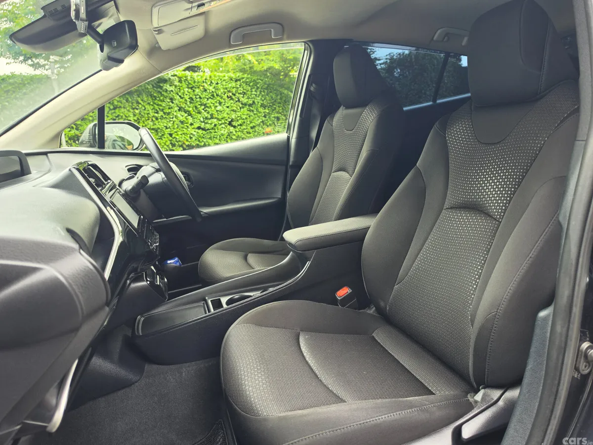 Toyota Prius Saloon, Petrol Hybrid, 2020, Black