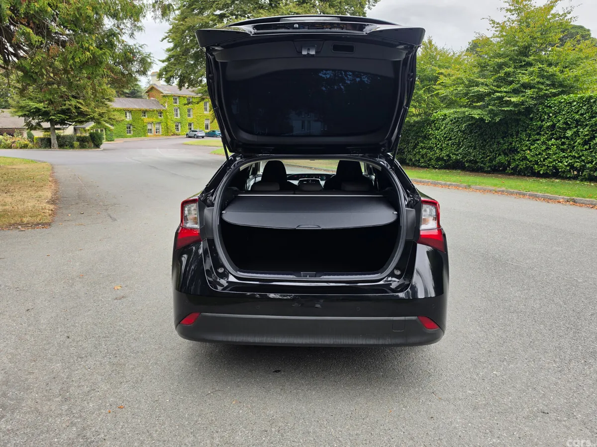 Toyota Prius Saloon, Petrol Hybrid, 2020, Black