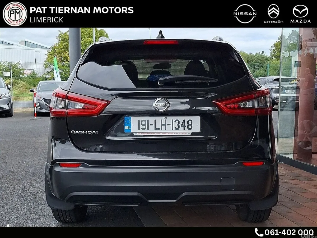 Nissan Qashqai MPV, Petrol, 2019, Black